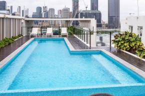 Stylish Inner City Oasis w Pool Rooftop Terrace